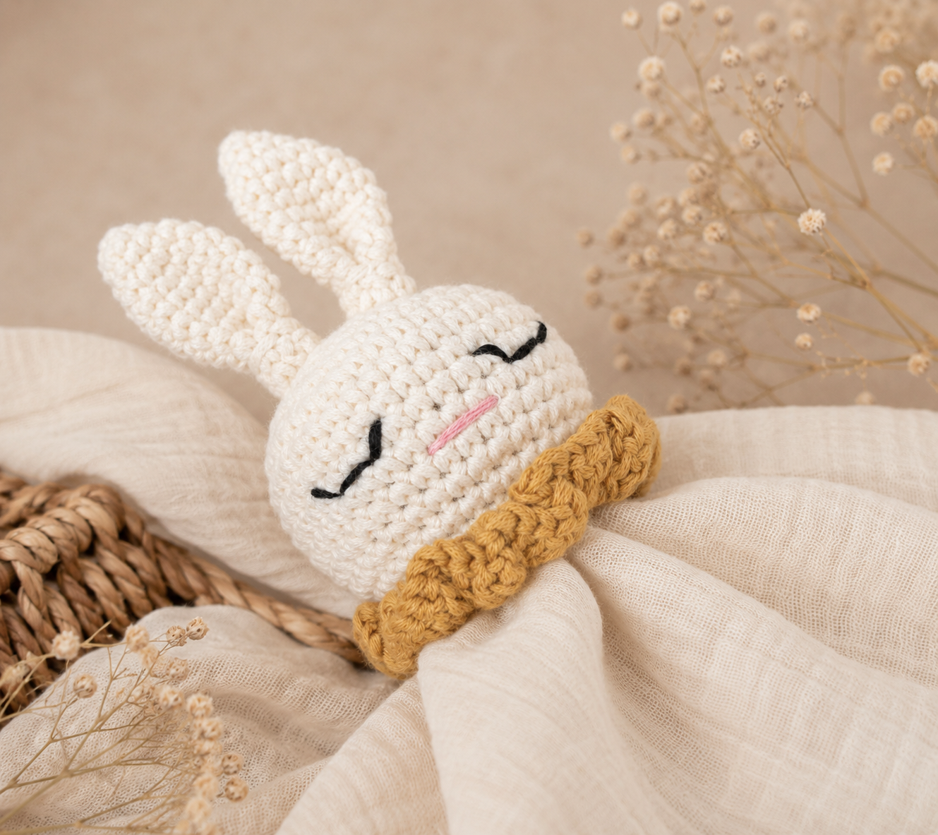 Doudou Lapinou crochet &  Double Gaze de Coton