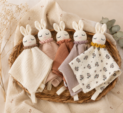 Doudou Lapinou crochet &  Double Gaze de Coton