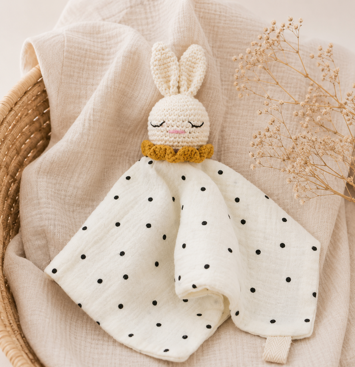 Doudou Lapinou crochet &  Double Gaze de Coton