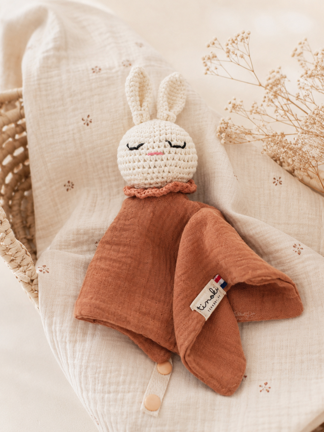 Doudou Lapinou crochet &  Double Gaze de Coton